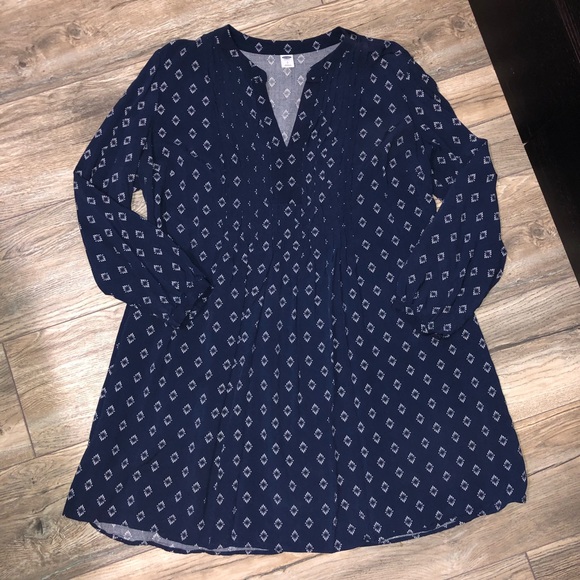 Old Navy Dresses & Skirts - Old Navy Long Sleeve Aztec Shift Dress